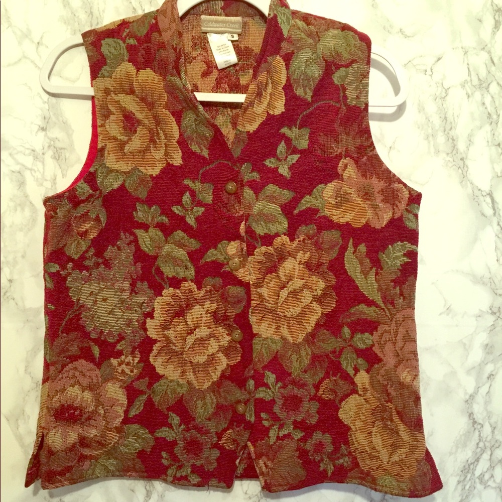 Adorable tapestry vest  3-$30🌈